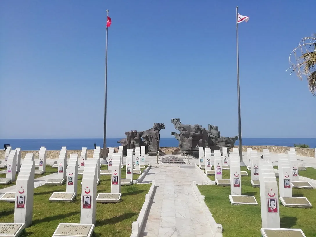 Karaoğlanoğlu Müzesi ve Şehitliği
